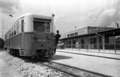 Magyarország, Széchenyihegy, Budapest XII., a Gyermekvasút (Úttörővasút) végállomása., 1959, Bauer Sándor, vörös csillag, neon felirat, Gyermekvasút, Budapest, Fortepan #128010