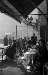 Hungary, Budapest V., Vörösmarty tér, a Gerbeaud (Vörösmarty) cukrászda terasza a Vigadó utca felé nézve., 1957, Bauer Sándor, pastry shop, Budapest, Fortepan #128051