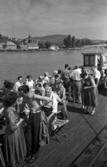 Magyarország, Szentendre, hajókirándulás a Dunán a Kőrös oldalkerekes gőzhajóval., 1958, Bauer Sándor, Kőrös/Verecke hajó, utas, Fortepan #128176