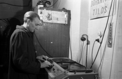 Hungary, untitled, Budapest XII., Agancs út 30-32., a lakóházzá átalakított Hargita panzió, benne a TV kísérleti adásának stúdiója., 1956, Bauer Sándor, Budapest, broadcasting station, key locker, Fortepan #128231