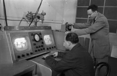 Hungary, untitled, Budapest XII., Agancs út 30-32., a lakóházzá átalakított Hargita panzió, benne a TV kísérleti adásának vezérlőterme., 1956, Bauer Sándor, control room, Budapest, broadcasting station, Fortepan #128235