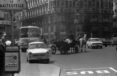 Ausztria, Bécs, Stephansplatz, balra szemben a Kärntner Strasse torkolata., 1967, Bauer Sándor, Trabant 601, Fortepan #128344