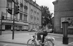 Németország, Frankfurt am Main, Walter Kolb Strasse, szemben a Schifferstrasse az Oppenheimer Strasse felé nézve., 1972, Bauer Sándor, NSZK, moped, Velosolex-márka, Fortepan #128408