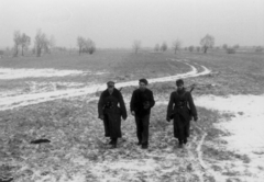 Ausztria, magyar menekült osztrák határőrökkel., 1956, Kleyer Éva, egyenruha, katona, Fortepan #128565