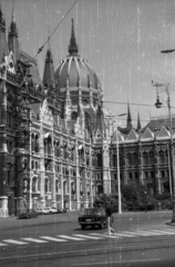 Magyarország, Budapest V., Kossuth Lajos tér, Parlament., 1976, Gali, Polski Fiat 125p, Budapest, Fortepan #128918