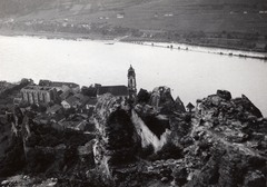 Ausztria, Dürnstein, kilátás a várromtól a Duna felé, középen a Dürsteini Apátság templomának tornya látszik., 1940, Heinzely Béla, Fortepan #129174