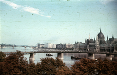 Hungary, Budapest V., látkép budai oldal felől, előtérben a Kossuth híd és a Parlament., 1956, Heinzely Béla, Kossuth-bridge, colorful, Budapest, Fortepan #129225