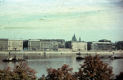 Magyarország, Budapest V., kilátás budai oldal felől a Széchenyi rakpart felé., 1956, Heinzely Béla, Budapest, bérház, látkép, színes, Fortepan #129226