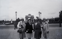 Franciaország, Párizs, Place du Carrousel, háttérben a Carrousel-diadalív., 1929, Horváth Miklós dr, diadalív, Korinthoszi oszlop, Charles Percier-terv, Pierre-François-Léonard Fontaine-terv, Fortepan #129262