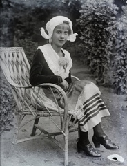 1930, Horváth Miklós dr, wicker chair, folk costume, Fortepan #129306