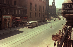 Magyarország, Budapest V., Kossuth Lajos utca a 6-os számú ház első emeletéről a Ferenciek tere (Felszabadulás tér) felé nézve., 1955, Horváth Miklós dr, színes, Ikarus 66, Budapest, Fortepan #129340