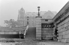 Magyarország, Budapest V., Széchenyi Lánchíd pesti hídfője, háttérben a Gresham-palota., 1957, Szent-tamási Mihály, szálloda, szecesszió, palota, Budapest, Quittner Zsigmond-terv, Vágó József-terv, Art Nouveau, Fortepan #12939