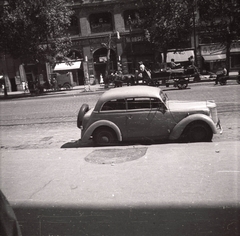 Magyarország, Budapest VII., Károly (Tanács) körút 9., 1953, Horváth Miklós dr, cégtábla, lovaskocsi, utcakép, életkép, kézikocsi, automobil, csomagpostás, Budapest, Fortepan #129398