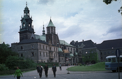 Poland, Kraków, Királyi Palota (Wawel), balra a Szent Szaniszló és Szent Vencel székesegyház., 1970, Horváth Miklós dr, church, colorful, Fortepan #129452