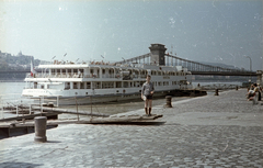 Magyarország, Budapest V., pesti alsó rakpart a Vigadó tér felől a Széchenyi Lánchíd felé nézve., 1964, Horváth Miklós dr, színes, Budapest, Fortepan #129489