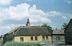 Magyarország, Óbuda, Budapest III., Serfőző utca - Kiskorona (Fényes Adolf) utca sarok, háttérben a Szent Péter és Pál-templom., 1963, Horváth Miklós dr, Budapest, Fortepan #129533