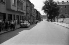 Hungary, Sopron, Mátyás király utca a Várkerület (Lenin körút) felől a Deák (Május 1.) tér felé nézve. Jobbra a Domonkos templom kertje., 1962, Hunyady József, Ford-brand, Fortepan #129581