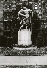 Magyarország, Budapest V., Szabadság tér, Irredenta szoborcsoport »Észak« (Kisfaludi Strobl Zsigmond, 1921.)., 1938, Kelecsényi Kristóf, irredenta emlékmű, Budapest, Fortepan #129783