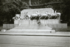 Magyarország, Budapest I., Dózsa György (Palota) tér, Ligeti Miklós alkotása (1937), a Lovas tüzérek hősi emlékműve (később Dózsa György szobra került a helyére)., 1938, Kelecsényi Kristóf, emlékmű, Budapest, Fortepan #129791