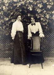 1912, Nagy Károly, girls, chair, blouse, skirt, Fortepan #130116