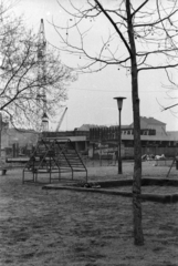 Hungary, Budapest VIII., Molnár Ferenc tér a Práter utca 56. szám alatt épülő toronyház felé nézve., 1973, Vizsnyiczai Erzsébet, Budapest, Fortepan #130510