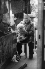 Hungary, 1973, Vizsnyiczai Erzsébet, old person, dog, Fortepan #130598