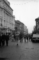 Magyarország, Győr, Baross Gábor (Lenin) út a Csillag utcától a Szent István (Tanácsköztársaság) út felé nézve., 1969, Vizsnyiczai Erzsébet, kerékpár, babakocsi, Fortepan #130619