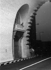 Hungary, Budapest I., Alagút, a hídmesteri lakás erkélye a Clark Ádám téri bejáratnál., 1975, Vizsnyiczai Erzsébet, Budapest, balcony, Fortepan #130658