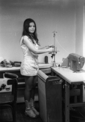 1973, Vizsnyiczai Erzsébet, sewing machine, sewer, woman's shoe, Fortepan #130701