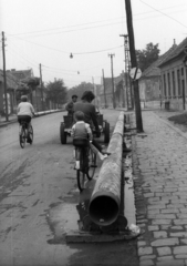 Hungary, Győr, Kossuth Lajos utca, jobbra a Kút utca torkolata., 1973, Vizsnyiczai Erzsébet, bicycle, Fortepan #130745