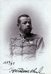 Ausztria, Bécs, Heinrich Fontaine von Felsenbrunn huszár ezredes, a Császári és Királyi 10. huszárezred ezredparancsnoka. A felvétel 1898-ban készült., 1900, Lovas Rita, portré, bajusz, katona, kitüntetés, autogram, tiszt, huszár, Fortepan #131128