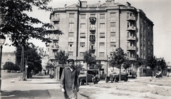 Magyarország, Budapest XI., Kosztolányi Dezső (Lenke) tér 5., balra a Bartók Béla (Horthy Miklós) út, jobbra a Bocskai (Lenke) út., 1935, Lovas Rita, taxi, automobil, MÁG-márka, Budapest, kabrió, Fortepan #131180