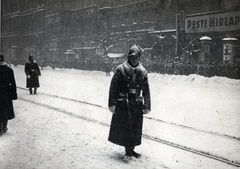 Hungary, Budapest VII., Erzsébet körút a Rákóczi út felől a Dohány utca felé nézve, háttérben a New York palota. A felvétel Joachim von Ribbentrop német külügyminiszter Budapestre érkezésekor készült, 1942. január 8-án., 1942, Marics Zoltán, cop, Budapest, Fortepan #131200