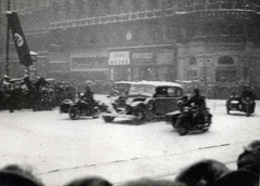 Hungary, Budapest VIII.,Budapest VII., Erzsébet körút, szemben a Rákóczi út. A felvétel Joachim von Ribbentrop német külügyminiszter Budapestre érkezésekor készült, 1942. január 8-án., 1942, Marics Zoltán, motorcycle with sidecar, automobile, Budapest, Fortepan #131201