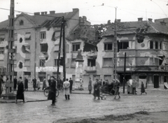 Magyarország, Budapest XIV., Bosnyák tér, szemben a Nagy Lajos király útja 139. és 137., 1956, Marics Zoltán, forradalom, Budapest, épületkár, Fortepan #131427