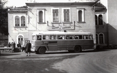 Magyarország, Sopron, Brennbergbánya, a szénbánya egykori igazgatósági épülete, ekkor Bányász eszpresszó., 1960, Paczolay család, autóbusz, eszpresszó, MÁVAUT-szervezet, Ikarus 31/311, ÁFÉSZ, Fortepan #131511