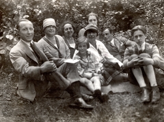 1931, Paczolay család, sitting on the ground, family, Fortepan #131528