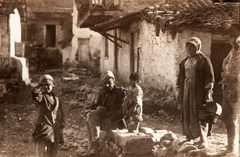 1917, Palotai Klára, folk costume, barefoot, Fortepan #131662