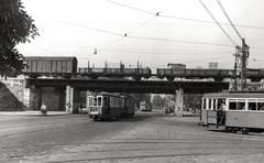 Magyarország, Budapest XIV., Thököly út a Mexikói út kereszteződéstől a Hungária körút felé nézve., 1948, Samodai József Zuglói Helytörténeti Műhely, utcakép, életkép, villamos, vasúti szerelvény, vonat, felüljáró, Budapest, Fortepan #131927