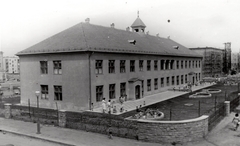 Magyarország, Budapest XIV., Bolgárkertész (129.) utca - Szervián (929.) utca sarok, óvoda (később Óperenciás óvoda)., 1957, Samodai József Zuglói Helytörténeti Műhely, Budapest, középület, Fortepan #131978