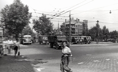 Magyarország, Budapest XIV., Hungária körút - Thököly út kereszteződése., 1957, Samodai József Zuglói Helytörténeti Műhely, Budapest, felsővezeték, vödör, trolibusz, teherautó, gyalogátkelő, Fortepan #131980