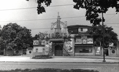 Magyarország, Városliget, Budapest XIV., Állatkerti körút, Fővárosi Nagycirkusz. A felvétel a Párizsi Jégrevü vendégszereplése idején készült., 1957, Samodai József Zuglói Helytörténeti Műhely, cirkusz, Budapest, Fortepan #131986