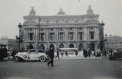 Franciaország, Párizs, Opera (Palais Garnier)., 1932, Paczolay család, rendőr, automobil, Fortepan #132067