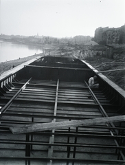 Magyarország, Budapest III., Árpád fejedelem útja 50., Asboth hajóépítő telep, az AT 50/2 légcsavaros hajó építés közben a sólyán. Leltári jelzet: MMKM TFGY 2017.5.94, 1946, Magyar Műszaki és Közlekedési Múzeum / Történeti Fényképek Gyűjteménye / Asboth Oszkár gyűjteménye, hajógyártás, Budapest, Fortepan #132167