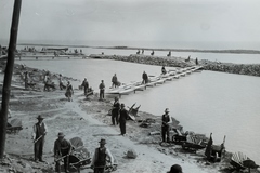 Hungary, Balatonfűzfő,Balatonkenese, új vasúti nyomvonal építése a települések között, az 1914. május 11-én történt földcsuszamlást és vasúti balesetet követően. Leltári jelzet: MMKM TFGY 2017.6.10, 1914, Magyar Műszaki és Közlekedési Múzeum / Történeti Fényképek Gyűjteménye, construction worker, Fortepan #132201