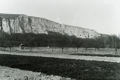 Hungary, Balatonkenese, jobbra a homokfalba vájt tatárliknak nevezett üregek látszanak., 1914, Magyar Műszaki és Közlekedési Múzeum / Történeti Fényképek Gyűjteménye, Fortepan #132215