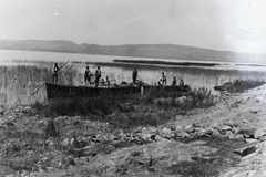 Magyarország, Balatonfűzfő,Balatonkenese, az új vasúti töltés építésének előkészületi munkálatai a települések között, az 1914. május 11-én történt földcsuszamlást és vasúti balesetet követően. Leltári jelzet: MMKM TFGY 2017.6.46, 1914, Magyar Műszaki és Közlekedési Múzeum / Történeti Fényképek Gyűjteménye, Fortepan #132226