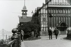 Germany, Duisburg, Schifferbörse a Ruhrort-i kikötőben, balra a háttérben az Admiral Scheer Brücke látszik a Rajnán. Leltári jelzet: MMKM TFGY 2017.7.38, 1930, Magyar Műszaki és Közlekedési Múzeum / Történeti Fényképek Gyűjteménye / Nickl Béla gyűjteménye, bridge, public building, Karl Hinckeldeyn-design, Hermann Billing-design, German Timber Framing, Fortepan #132251