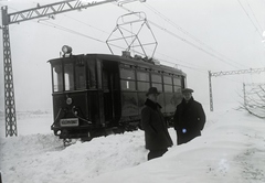 Magyarország, Budapest XI., »A BHÉV M V típusú, M 2051 pályaszámú, BBVV eredetű (ex BBVV 51) villamos motorkocsija a Kamaraerdőnél. Gyártás: Gép- és Vasútfelszerelési Gyár, Kistarcsa, 1918.« Leltári jelzet: 32534, 1928, Magyar Műszaki és Közlekedési Múzeum / Archívum / Negatívtár / BHÉV gyűjteménye, Budapest, Fortepan #132399