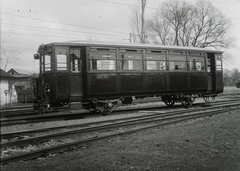 Magyarország, Budapest XVI., Cinkota forgalmi telep, a BHÉV P III típusú, C 303 pályaszámú pótkocsija. Gyártás: Gép- és Vasútfelszerelési Gyár, Kistarcsa, 1912. Leltári jelzet: 32537, 1912, Magyar Műszaki és Közlekedési Múzeum / Archívum / Negatívtár / BHÉV gyűjteménye, BHÉV-szervezet, Budapest, Fortepan #132401